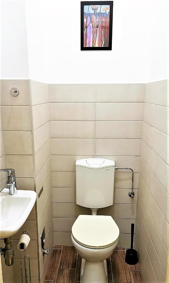 Orangehomes Kalvin Sq 2 Bedroom Apartment Budapest Exteriör bild
