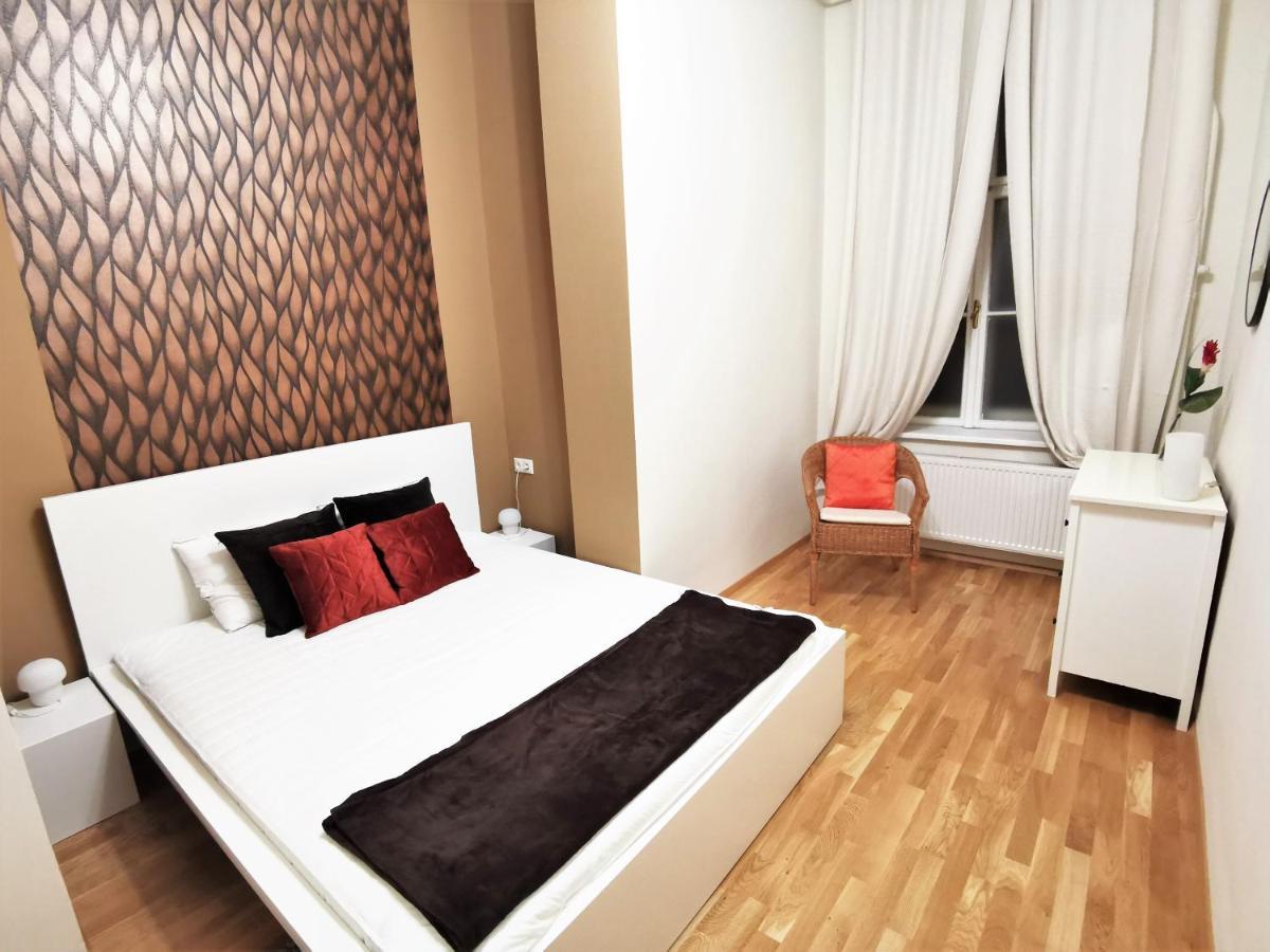Orangehomes Kalvin Sq 2 Bedroom Apartment Budapest Exteriör bild