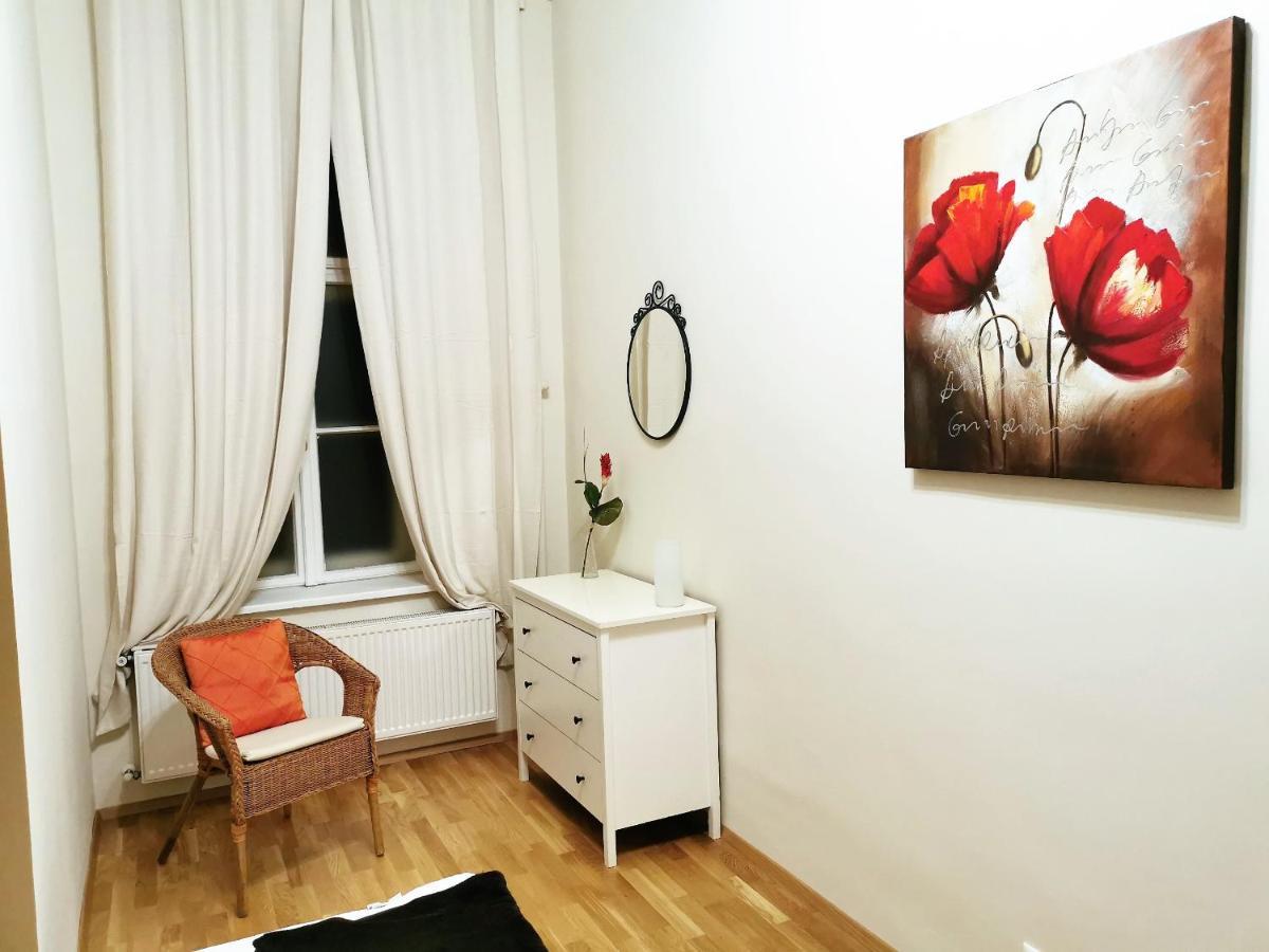 Orangehomes Kalvin Sq 2 Bedroom Apartment Budapest Exteriör bild