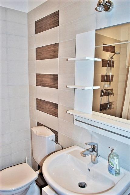 Orangehomes Kalvin Sq 2 Bedroom Apartment Budapest Exteriör bild