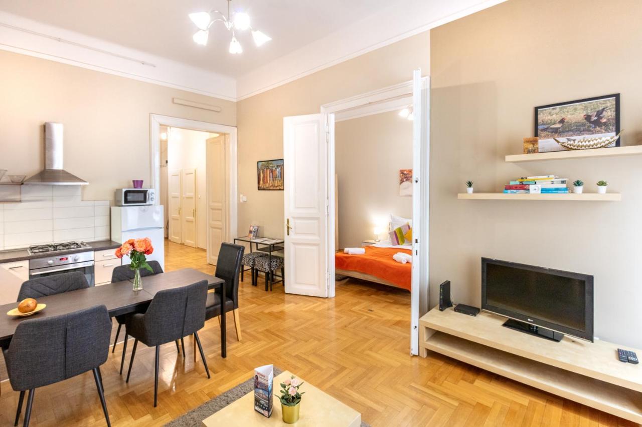 Orangehomes Kalvin Sq 2 Bedroom Apartment Budapest Exteriör bild