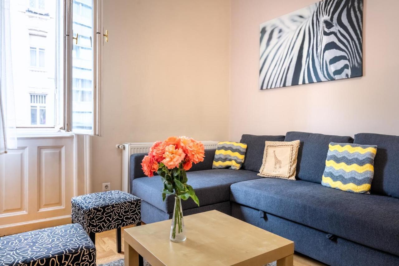 Orangehomes Kalvin Sq 2 Bedroom Apartment Budapest Exteriör bild