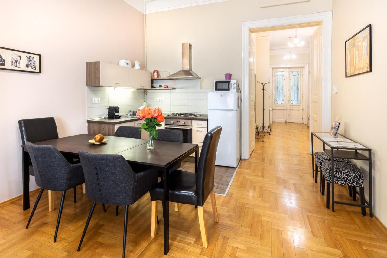 Orangehomes Kalvin Sq 2 Bedroom Apartment Budapest Exteriör bild