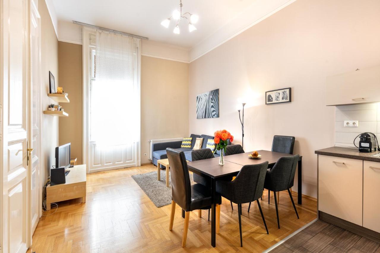 Orangehomes Kalvin Sq 2 Bedroom Apartment Budapest Exteriör bild
