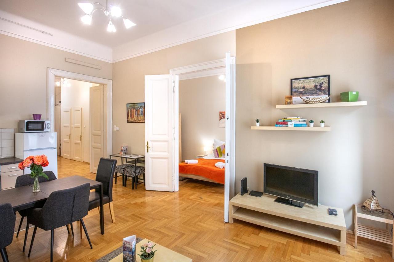 Orangehomes Kalvin Sq 2 Bedroom Apartment Budapest Exteriör bild